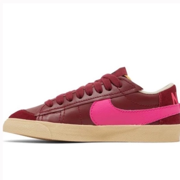 Women’s Nike Blazer Low 77 Jumbo - Picture 3 of 9